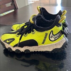Nike Future Field Tiger Kids' Neon Green and Black Sneakers
